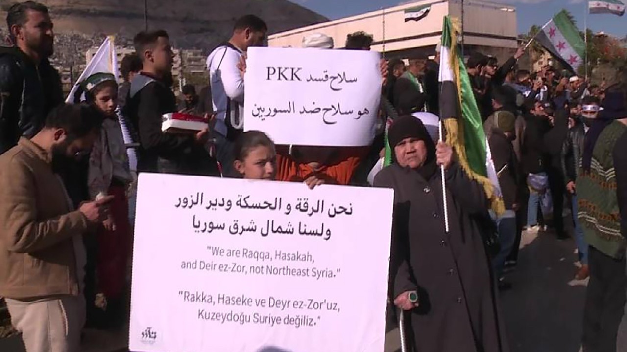 Halep'te halk terör örgütü YPG/PKK'yı protesto etti