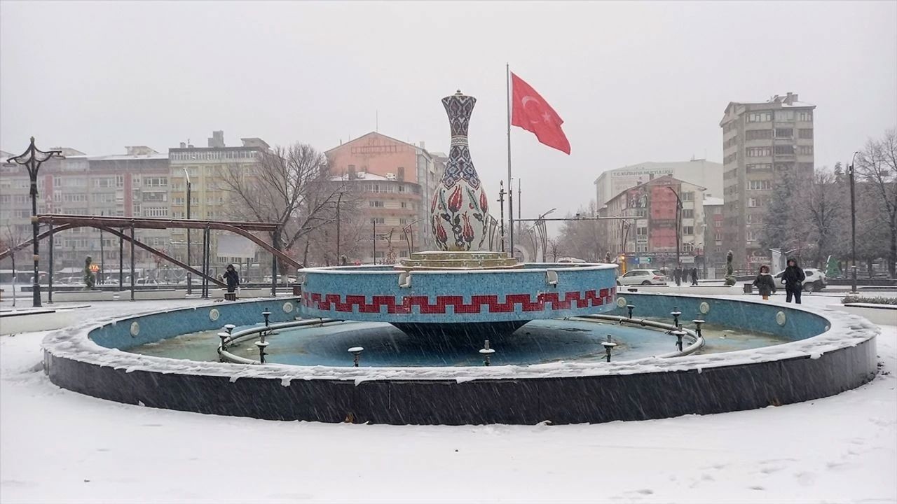 Kütahya 14 Nisan okullar tatil mi? Pazartesi Kütahya'da okullar tatil oldu mu