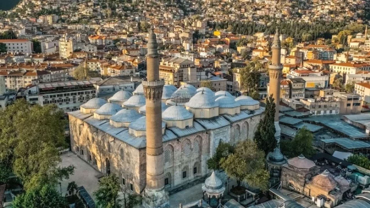 Bursa 14 Nisan okullar tatil mi? Pazartesi Bursa'da okullar tatil oldu mu