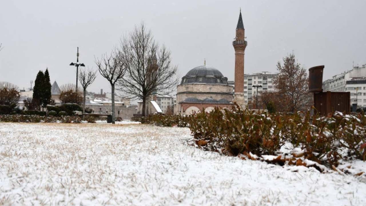 Sivas ile Yozgat'ta 14 Nisan okullar tatil mi? Yarın Yozgat ve Sivas'ta okullara kar tatili var mı?