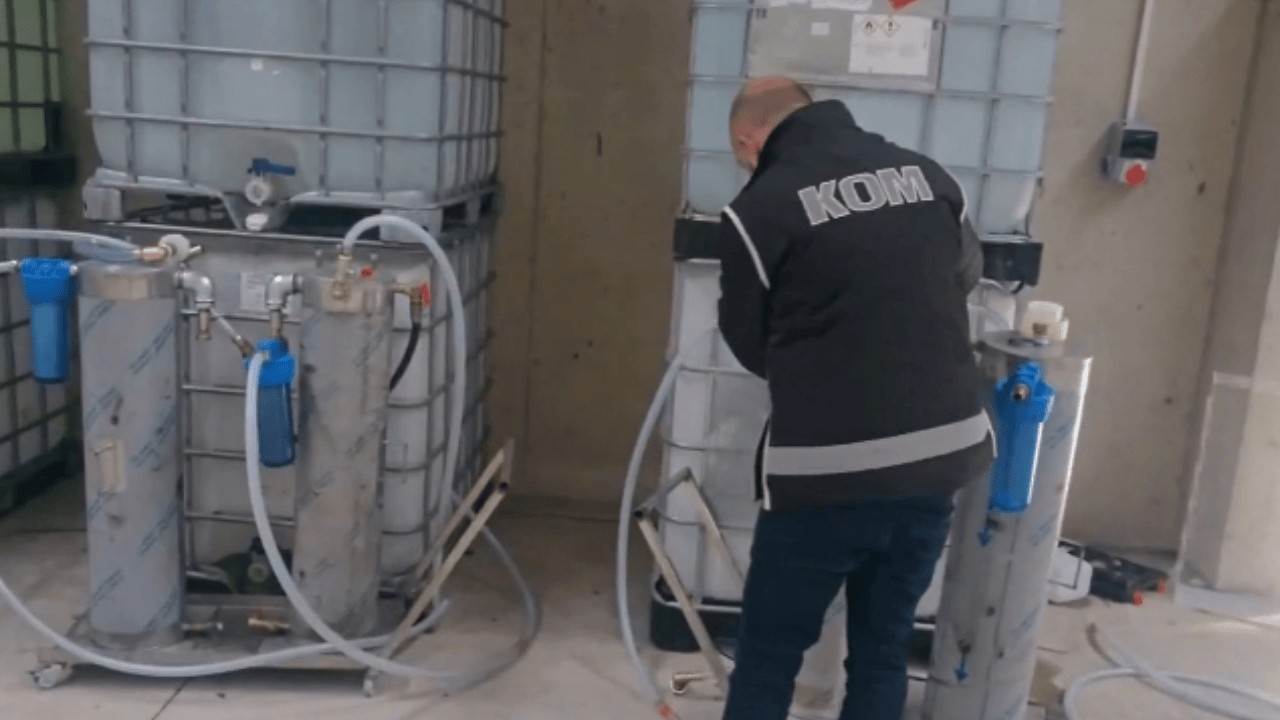 Kocaeli'de 12 ton sahte alkol ele geçirildi