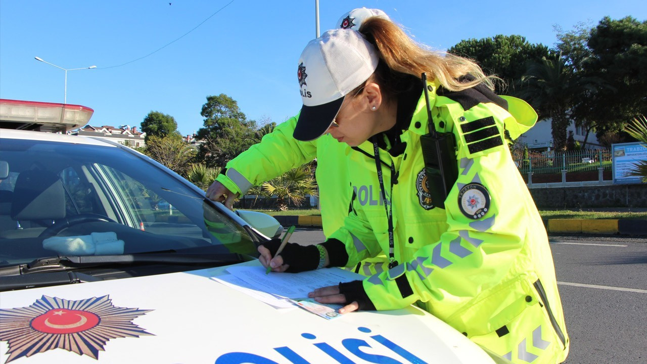 74/b trafik cezası nedir? Yayalara ilk geçiş hakkı tanımama cezası 2025