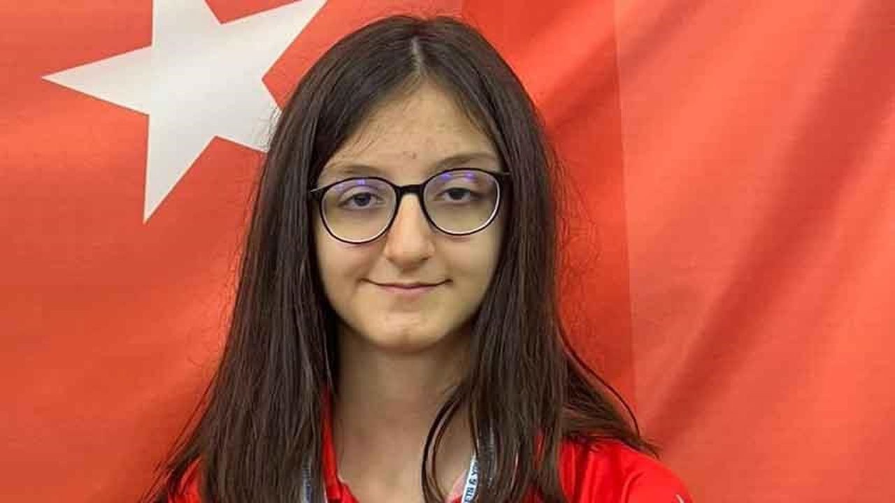 Satranç oyuncusu Arya Aydoğan dünya şampiyonu!