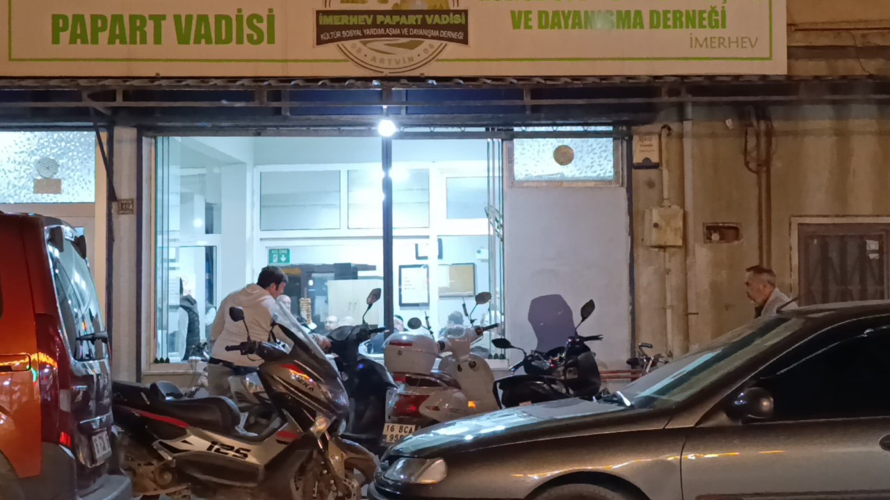 Bursa’da dernek lokalinde bıçaklı kavga!