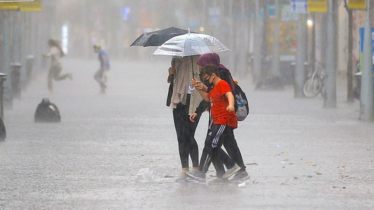 Meteoroloji'den yarın için 28 ile uyarı geldi! Son dakika hava durumu haberleri, Bugün hava nasıl olacak, sağanak var mı, Yağmur yağacak mı