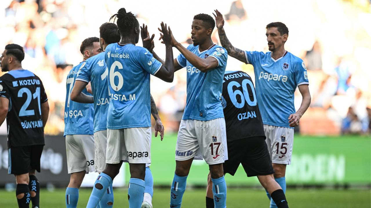 Trabzonspor, Adana Demirspor'u 1-0'la geçti