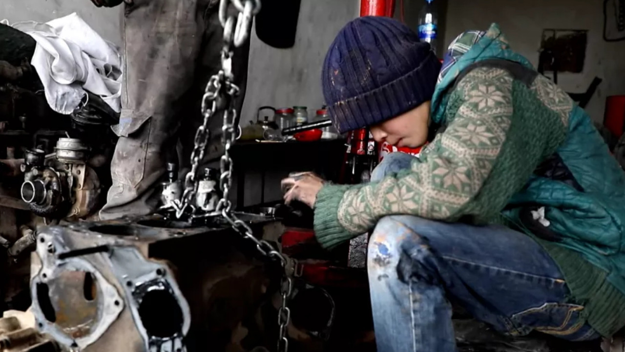 Eğitime katılım ve nüfus azalıyor! Çocuk işçi sayısı bir milyona dayandı