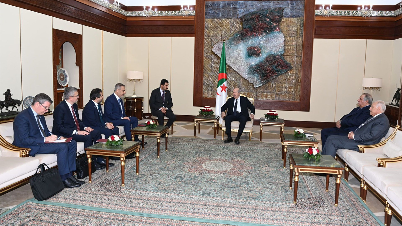 Dışişleri Bakanı Fidan, Cezayir Cumhurbaşkanı Tebbun ile görüştü