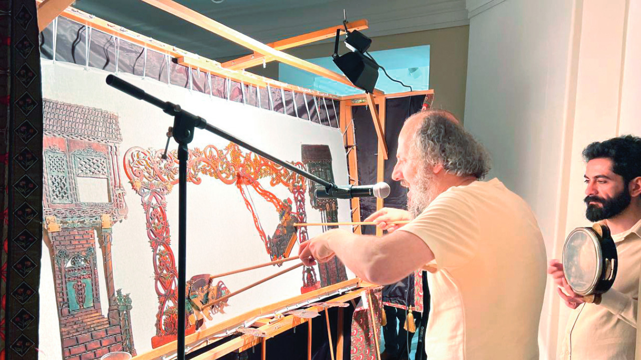 Petruşka ve Karagöz aynı perdede! Cengiz Samsun Karagöz'ün Rusya macerasını anlattı