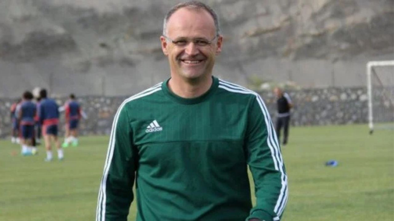 İrfan Buz Sakaryaspor'un yeni teknik direktörü oldu! İrfan Buz kimdir, çalıştırdığı takımlar neler? İşte yanıtı