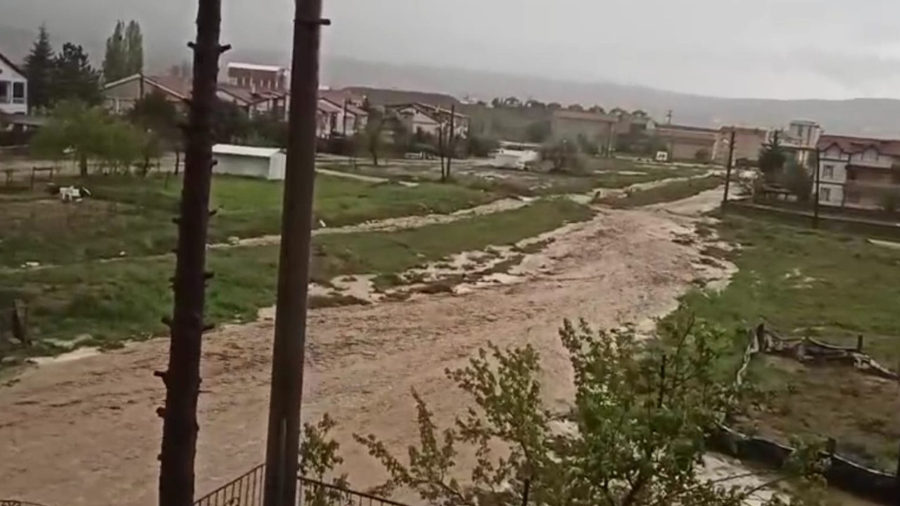 Kırıkkale'de sağanak faciayı getirdi! Dereler taştı, evleri su bastı..