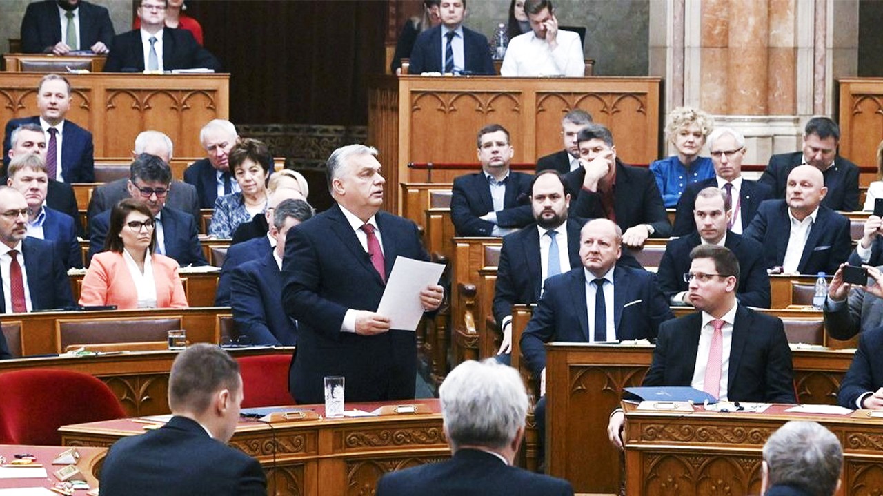 Macaristan, LGBT dayatmalarına karşı ulusal egemenliğini savunuyor