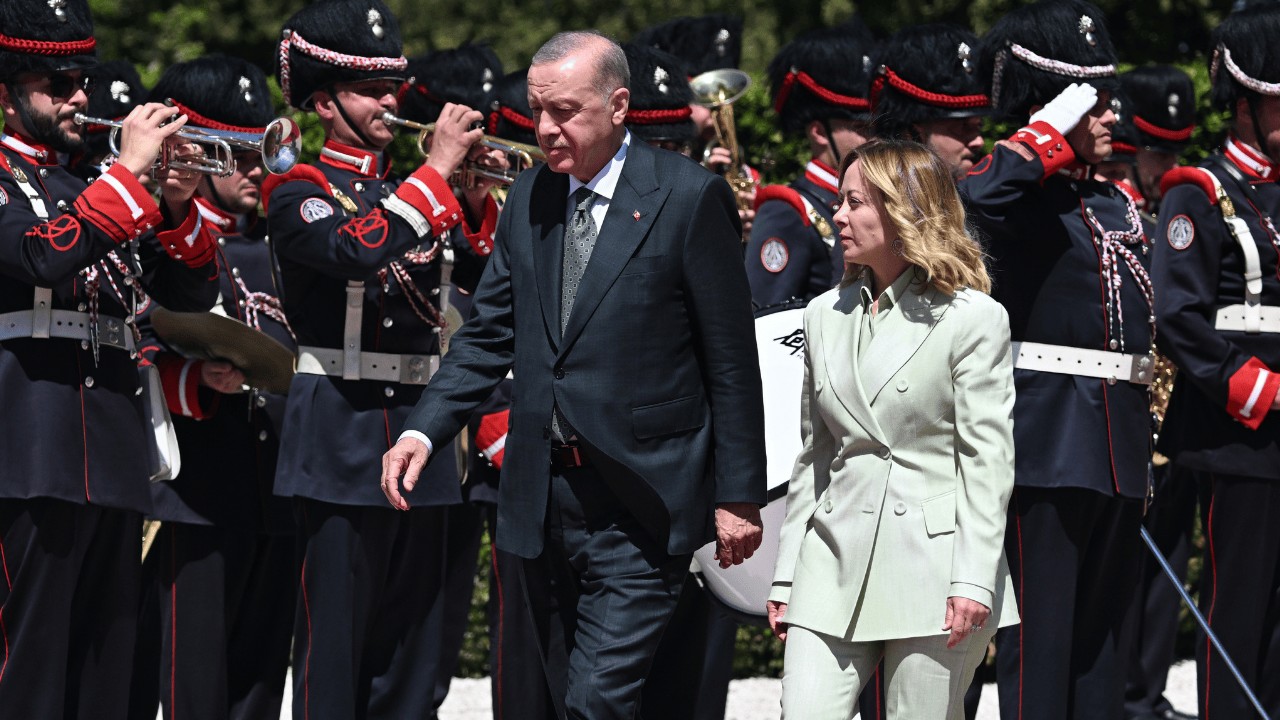Cumhurbaşkanı Erdoğan İtalya'da, Cumhurbaşkanı Erdoğan Meloni ile görüştü, Türkiye-İtalya 4. Hükümetlerarası Zirvesi