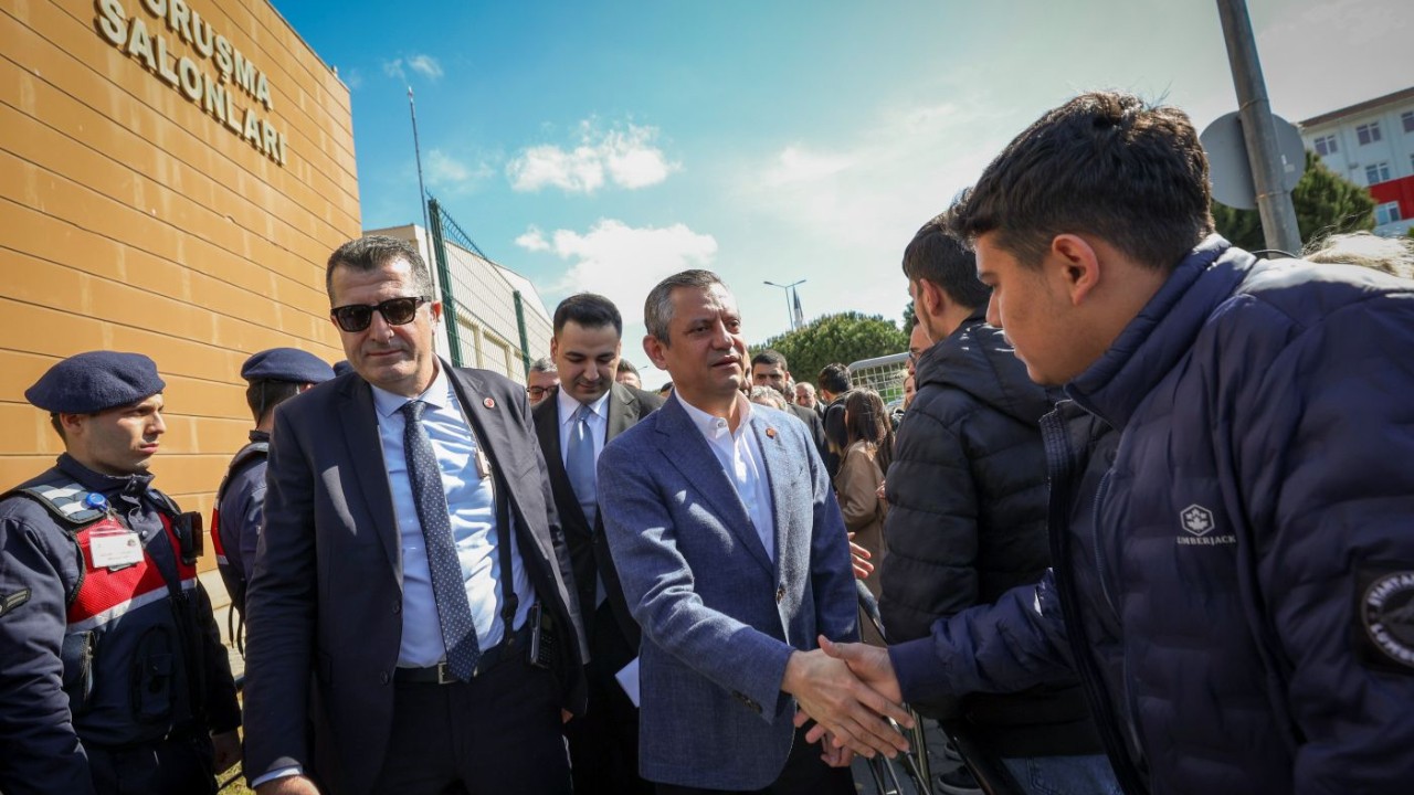 'Akın Gürlek' hakkında video paylaşmıştı... CHP lideri Özel, destek için Silivri'de