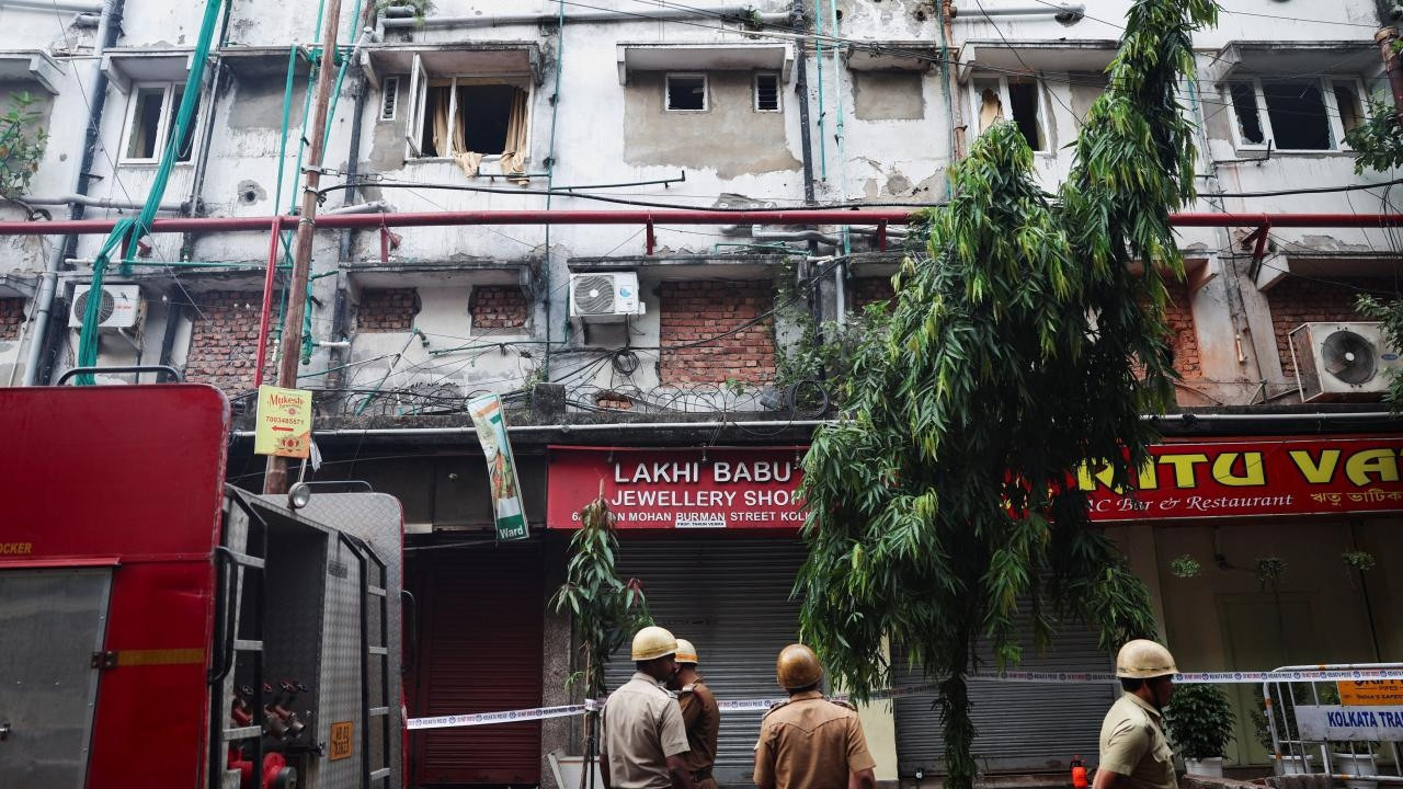 Otel yangınında 14 kişi hayatını kaybetti