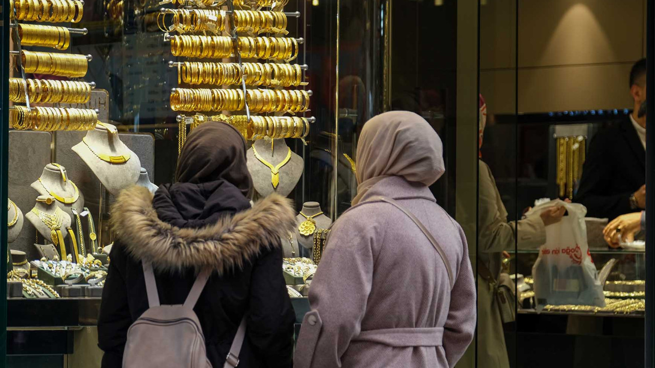 Altın yeniden gaza bastı! Cumhuriyet altını ne kadar oldu?