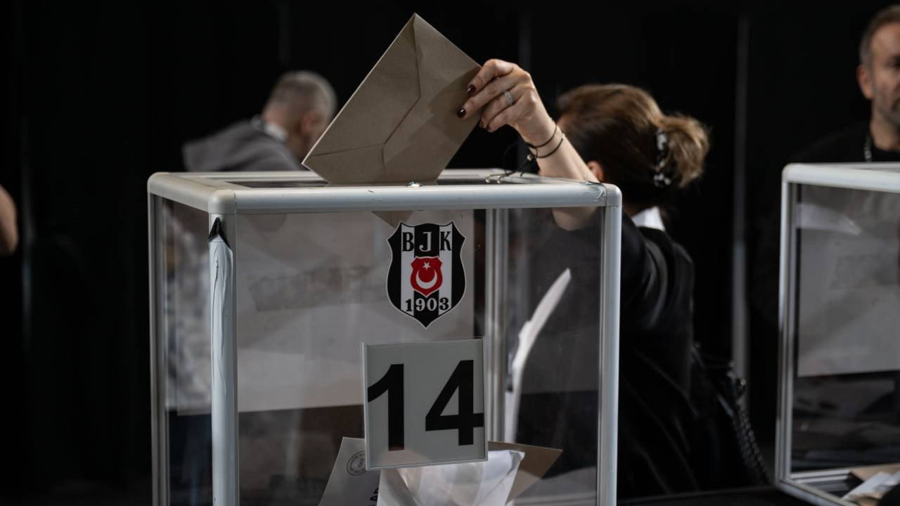 Beşiktaş'ta seçim günü! Serdal Adalı ve Gürkan Aksoy yarışıyor