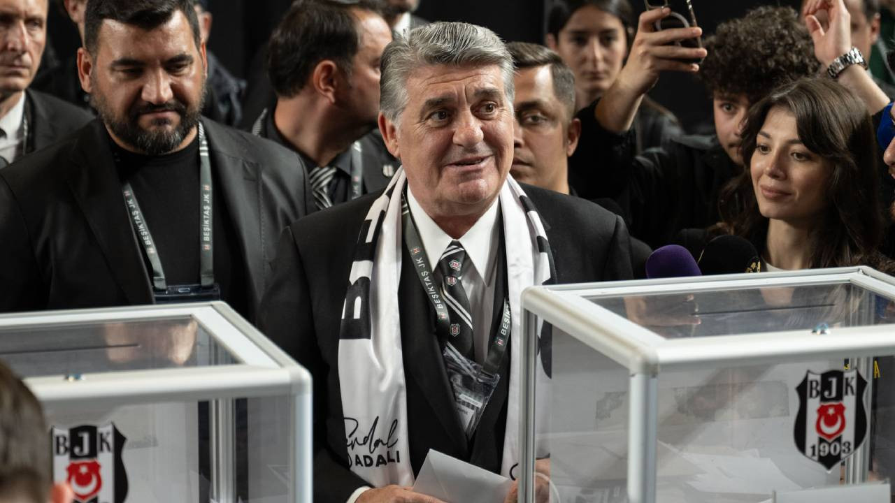 Beşiktaş'ta Serdal Adalı yeniden başkanlığa seçildi
