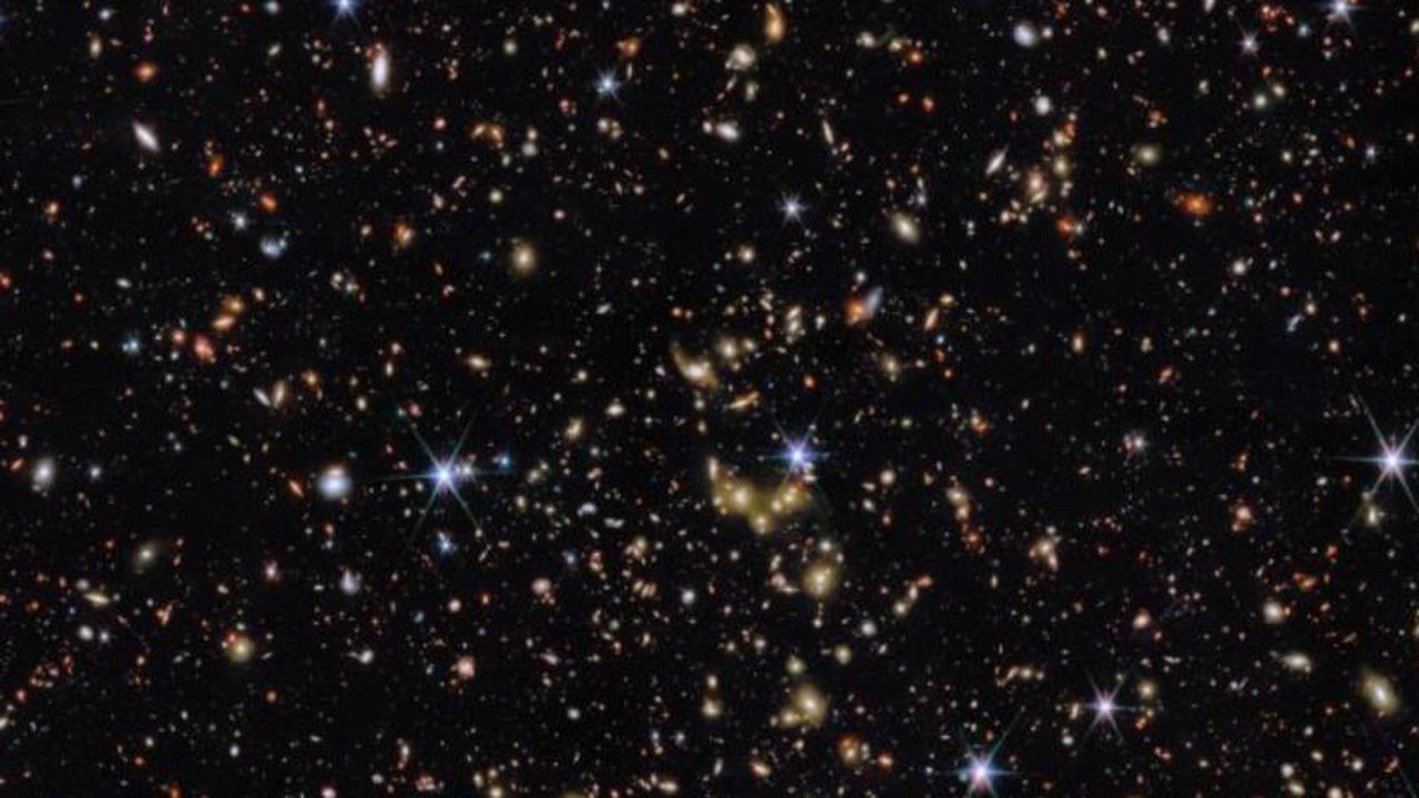 Binlerce galaksi tek kareye sığdı!