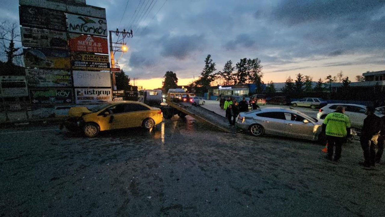 Sakarya'da feci kaza! Çok sayıda yaralı var