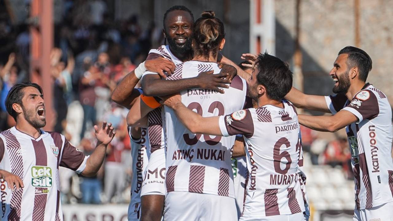 Bandırmaspor yarı finale yükseldi! Bordo-beyazlı ekip Erzurumspor FK'yi 2-0 mağlup etti