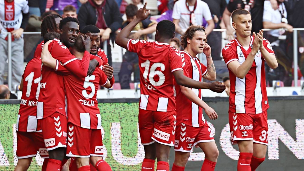 Samsunspor, Avrupa kupalarına katılmayı garantiledi