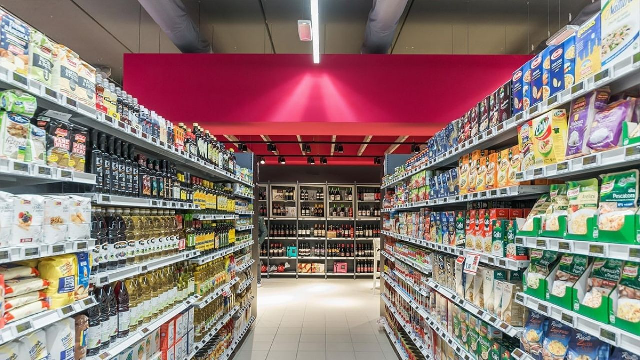 Dev market zinciri isim değiştiriyor! Büyük indirimlerle geri dönecek