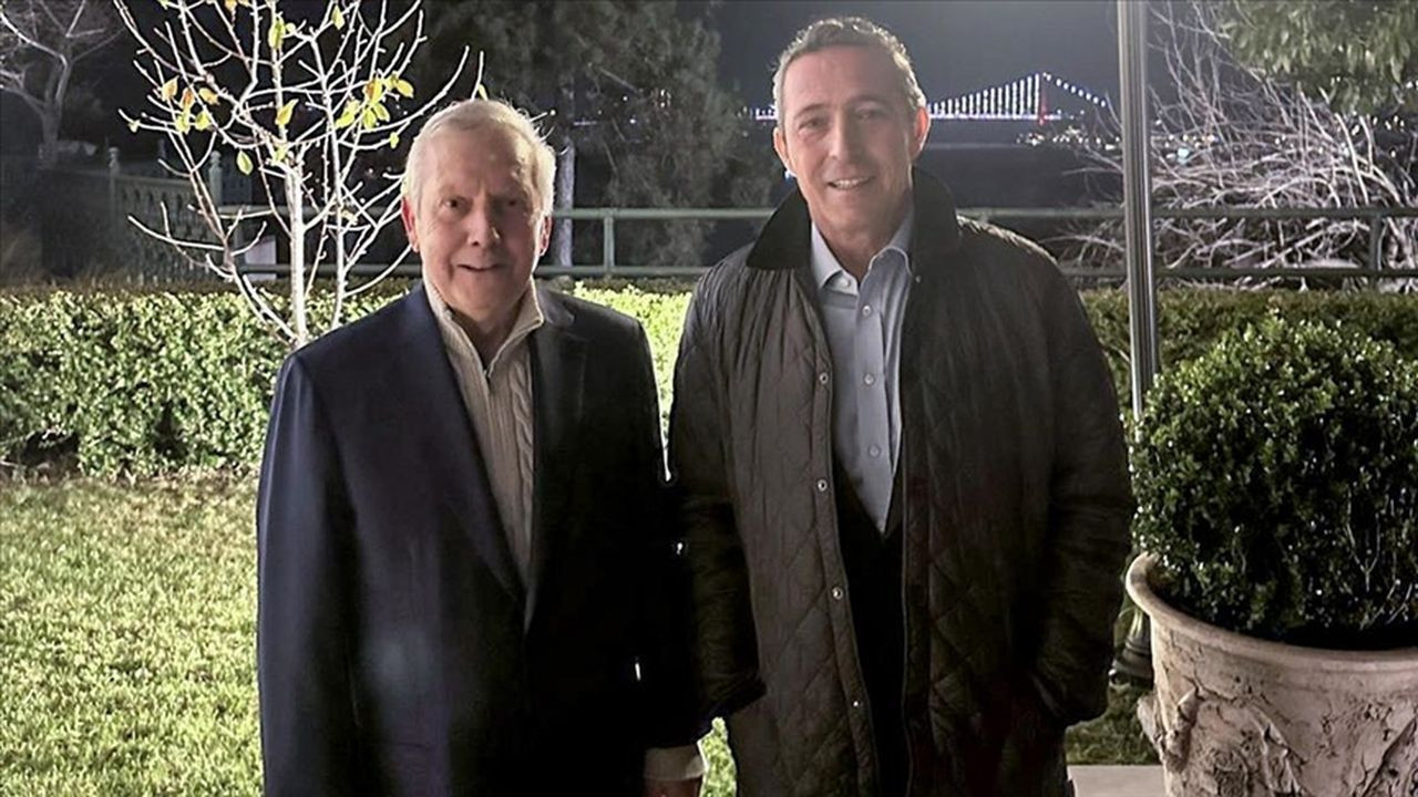 Fenerbahçe Başkanı Ali Koç, eski başkan Aziz Yıldırım'ı ziyaret etti
