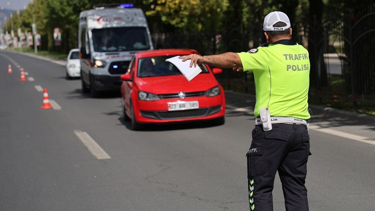Trafik cezaları sil baştan değişiyor! O hatayı yapan yandı cezası 180 bin TL
