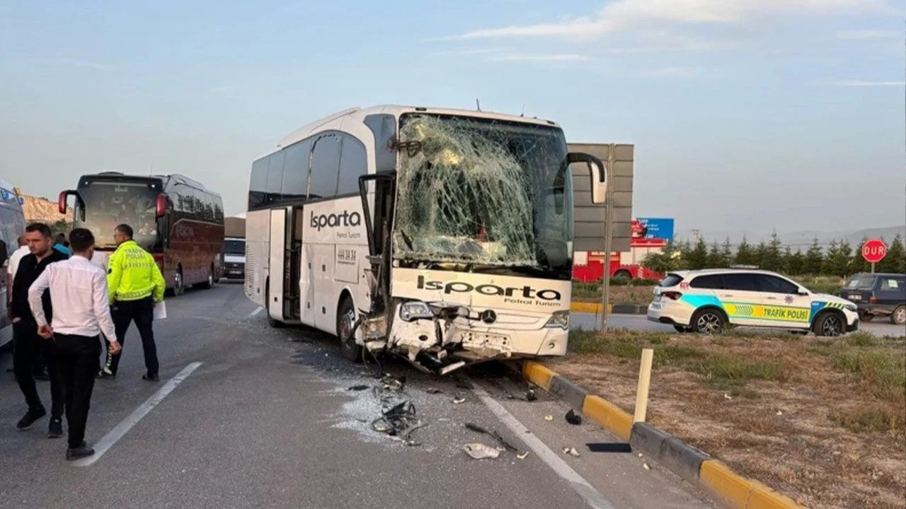 Isparta'da otobüs kazası: Çok sayıda yaralı var