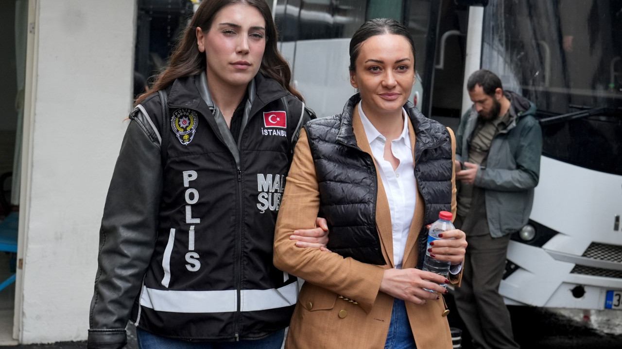 İBB'de yolsuzluk soruşturmasında 45 zanlı adliyede