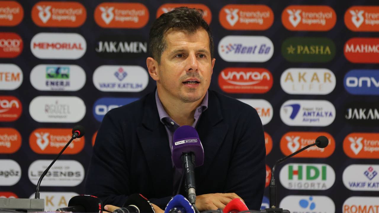 Emre Belözoğlu, Antalyaspor'dan ayrılıyor mu? İddialara yanıt verdi