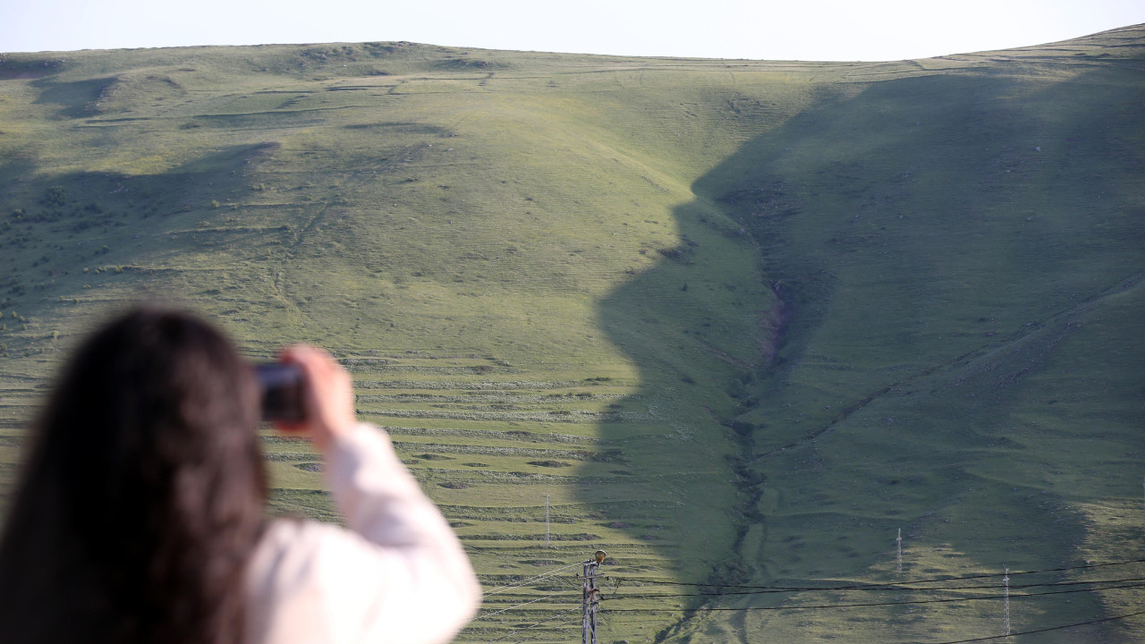 Atatürk silüeti oluşmaya başladı! Ardahan'ın Damal ilçesinde yer alıyor