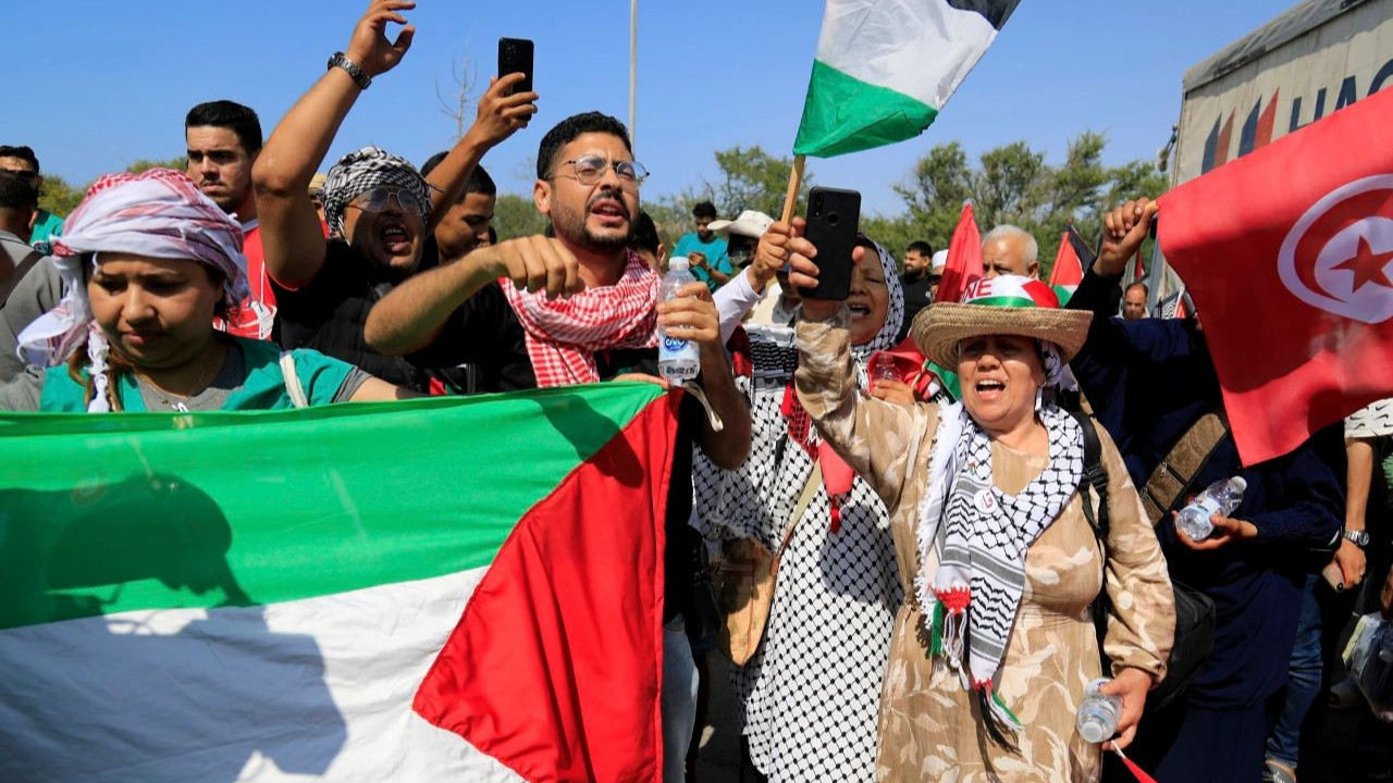 'Gazze’ye Küresel Yürüyüş' kapsamında Mısır'a gelen 200 kişiye gözaltı... Diğer konvoy Tunus'tan yola çıktı, Libya üzerinden Mısır'a geliyor