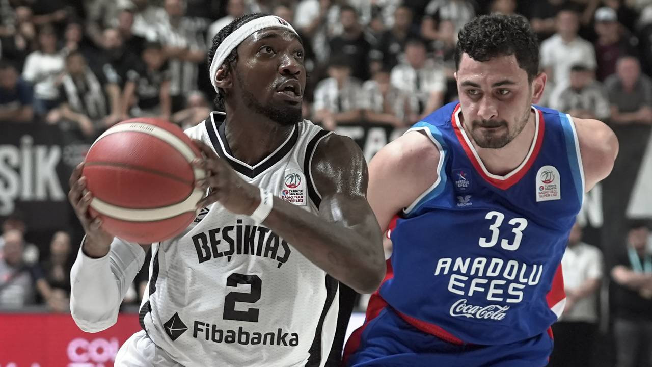 Beşiktaş Fibabanka finale yükseldi! Siyah-beyazlılar, Anadolu Efes'i mağlup etti