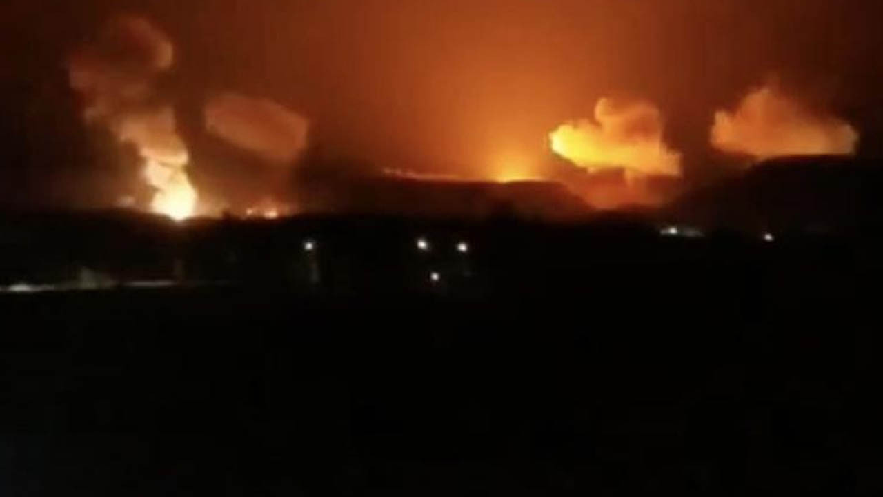 İsrail'den Yemen'e hava saldırısı! Ensarullah liderlerini hedef aldılar
