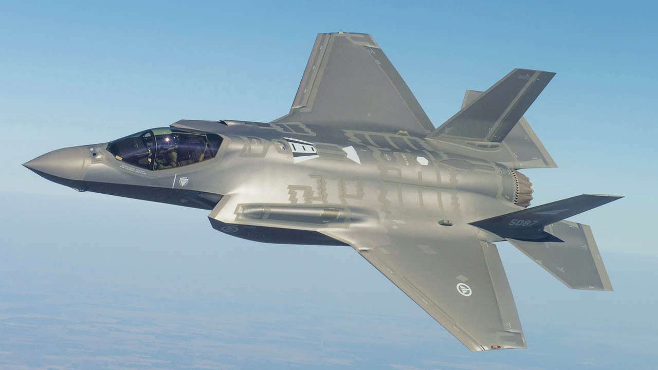 Kağıttan uçak F-35! Bir tanesi daha düşürüldü! İran İsraik'in f-35 uçağını düşürdü