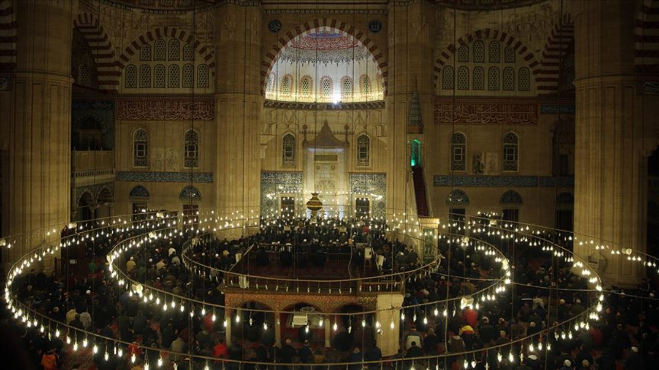 2025 Mevlid Kandili ne zaman? Mevlid Kandili'nde hangi ibadetler yapılır?