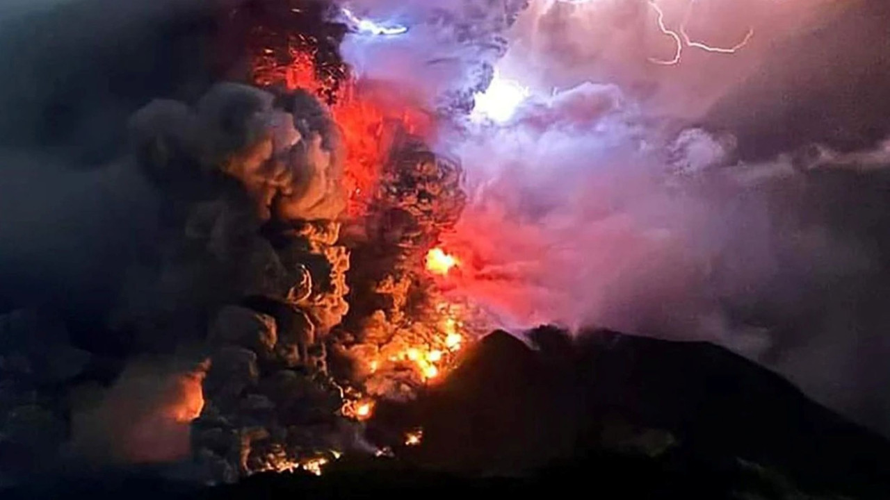 Endonezya’da volkan alarmı! Bali ve çevresinde uçuşlar durdu