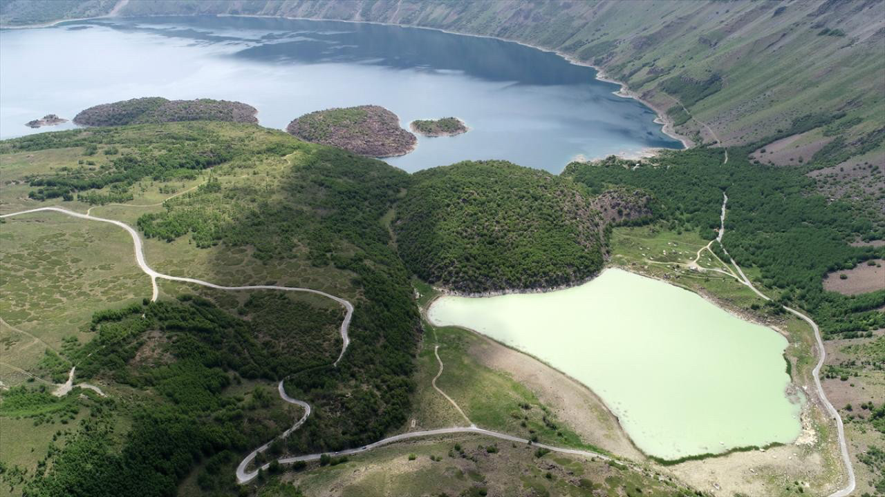 Bitlis'in Tatvan ilçesinde bulunuyor! Türkiye'nin dört bir yanından buraya geliyorlar