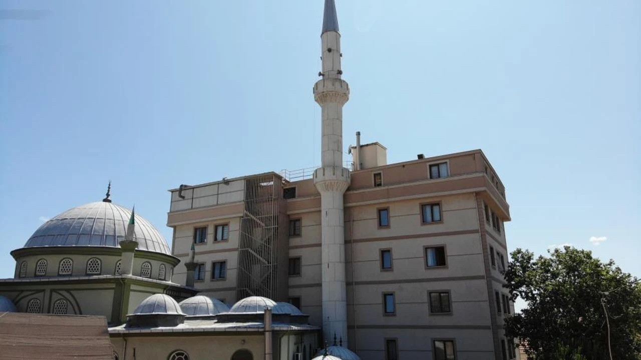Pendik’te ilginç bir mimari! 'Hayatımda böyle bir cami ilk defa gördüm