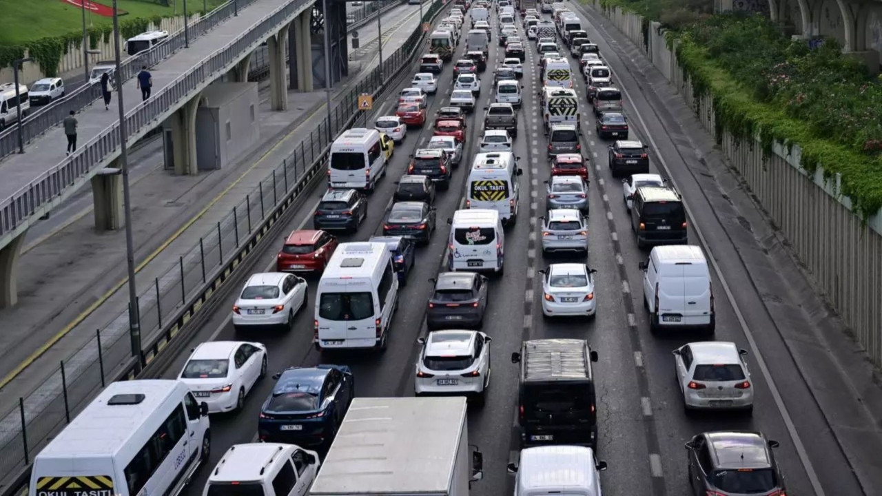 Sürücüler dikkat: Karayolları, yola çıkacakları uyardı