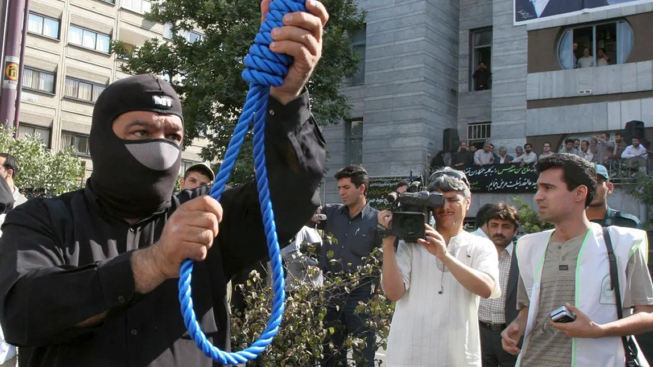 İran’da 3 kişi Mossad casusluğu suçlamasıyla idam edildi... İran yargısı İsrail ile işbirliği yaptığı tespit edilen kişilerin davalarının hızla sonuçlandırıyor