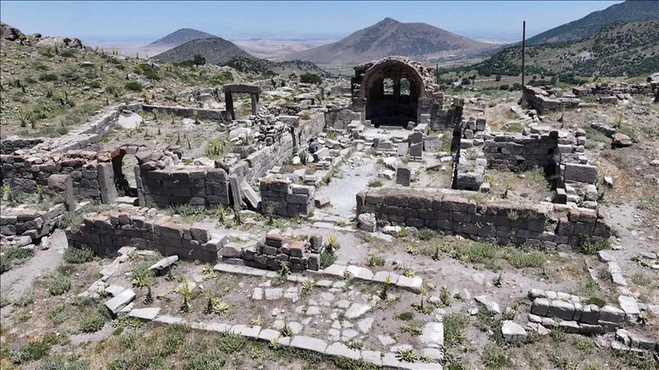 Karaman'da 15 yeni alan keşfedildi! Din tarihi açısından değeri büyük