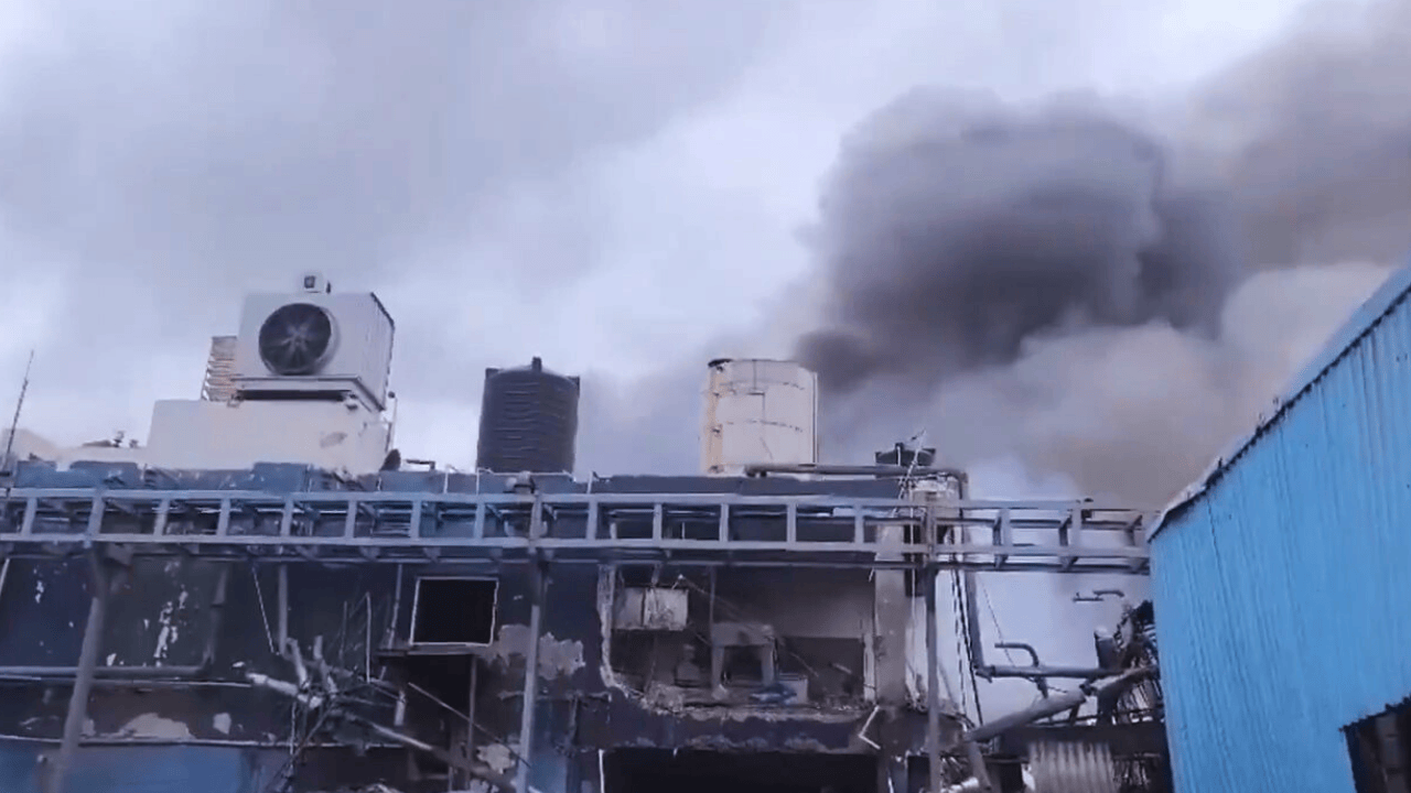 Hindistan'da kimya fabrikasında patlama: 10 işçi yaşamını yitirdi