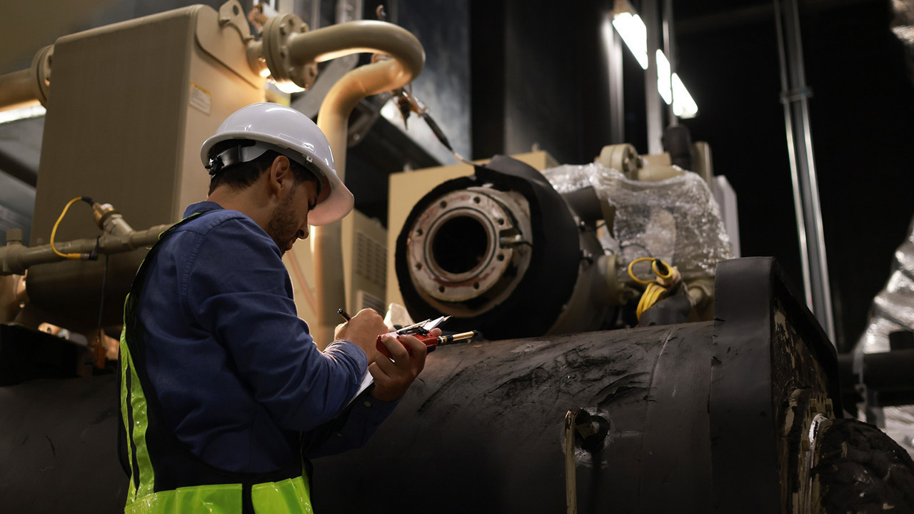 İmalatta daralma 8 ayın zirvesinde! Sanayide 10 sektörde de üretim düştü