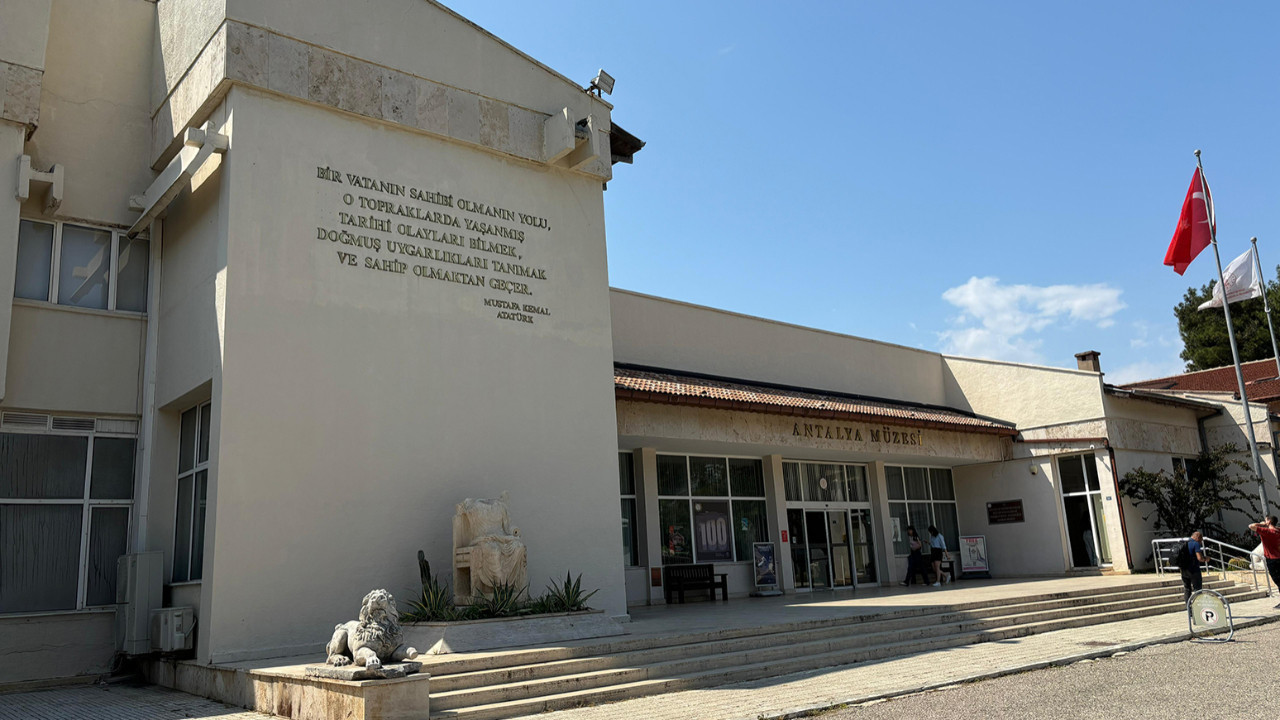 Antalya Arkeoloji Müzesi kararına tepkiler büyüyor! Yorgun Herakles yardım bekliyor