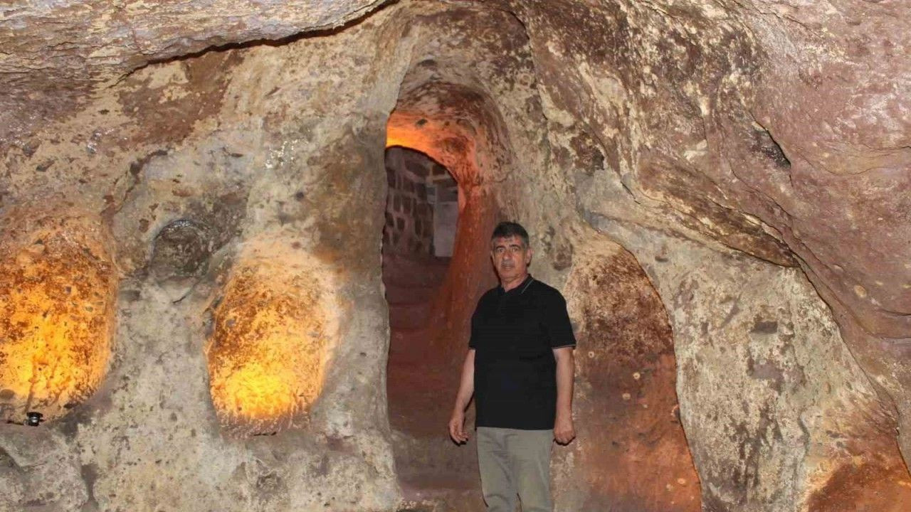 Evinin altında 2 bin yıllık tarihle yaşıyor! Kayseri Melikgazi'de