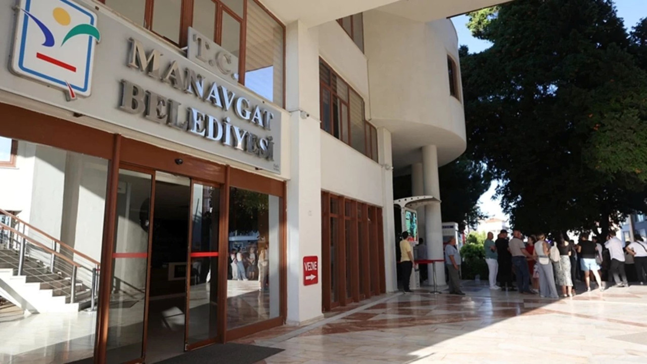 Manavgat Belediyesi'nde başkanvekili değişti