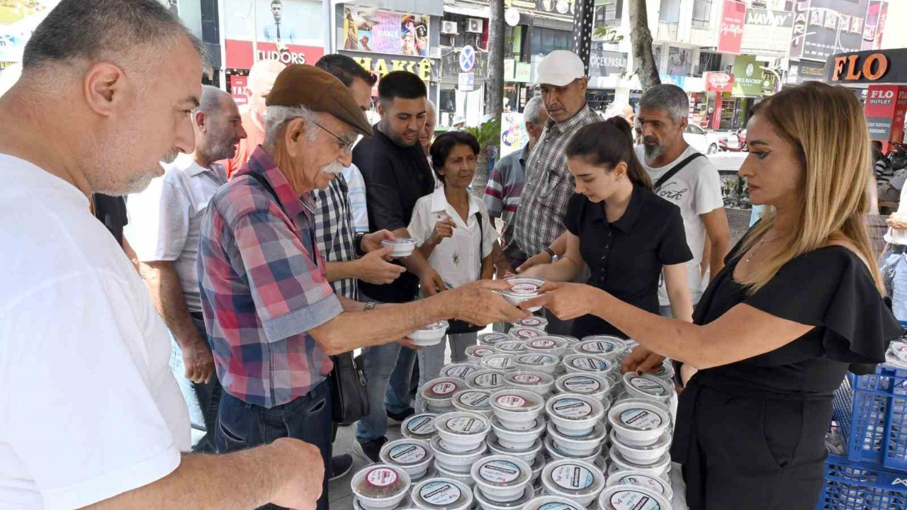 Mersin’de 20 bin kişiye aşure ikram edildi